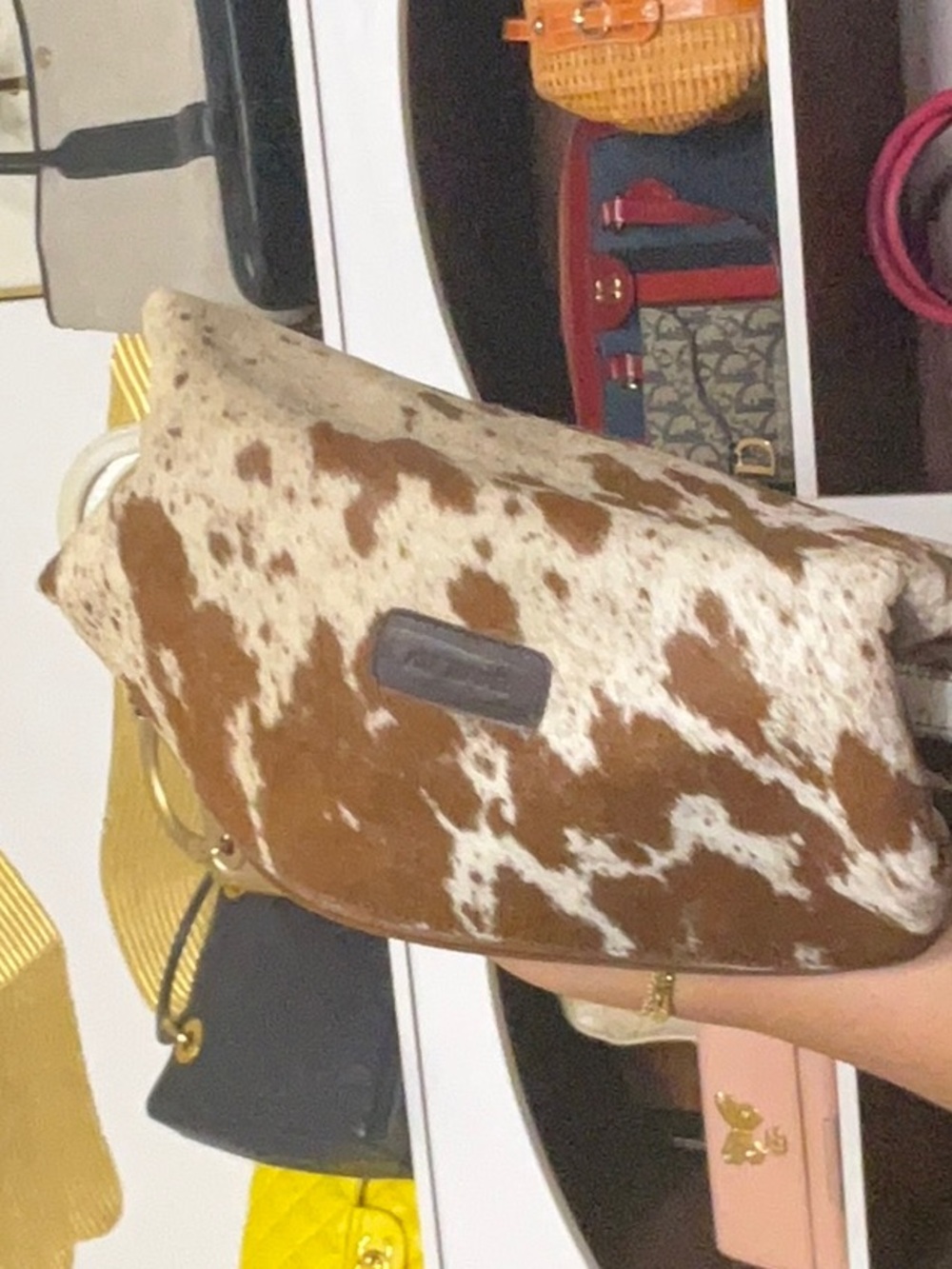 24. Pouch Sold As Is Desc In Liveno Cancel/returns